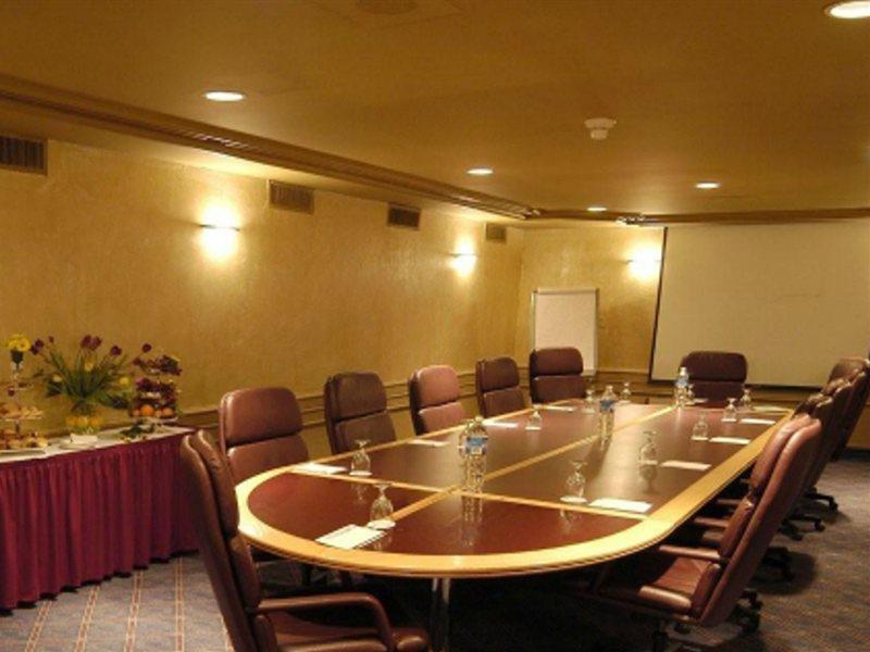 Holiday Inn Montreal Midtown 外观 照片